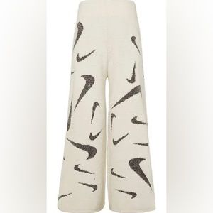 Nike Phoenix Cozy Bouclé